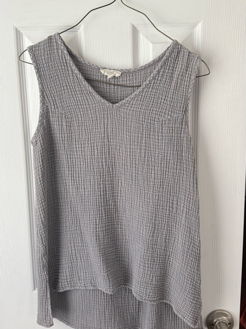 easel Light Gray Textured V-Neck Sleeveless Tank